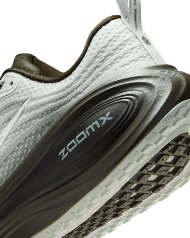 Nike - Giày chạy bộ thể thao Nữ Nike Vomero Plus SE Women's Road Running Shoes