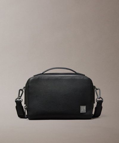 Calvin Klein - Túi Đeo Chéo Nam Emblem Hardware Camera Bag