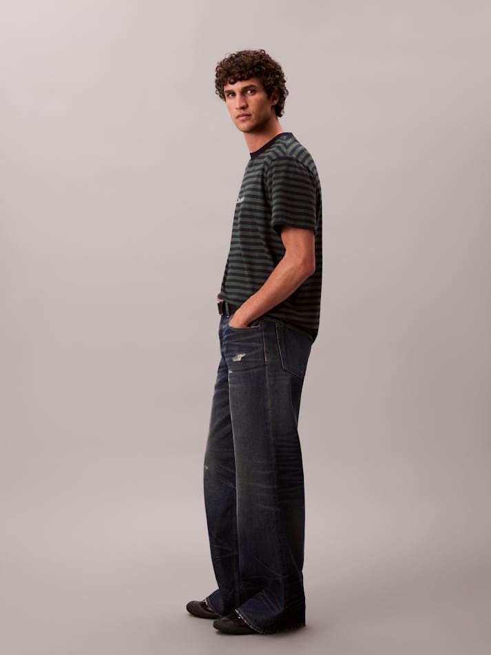 Calvin Klein - Áo thun thời trang nam Monogram Logo Stripe Relaxed T-Shirt