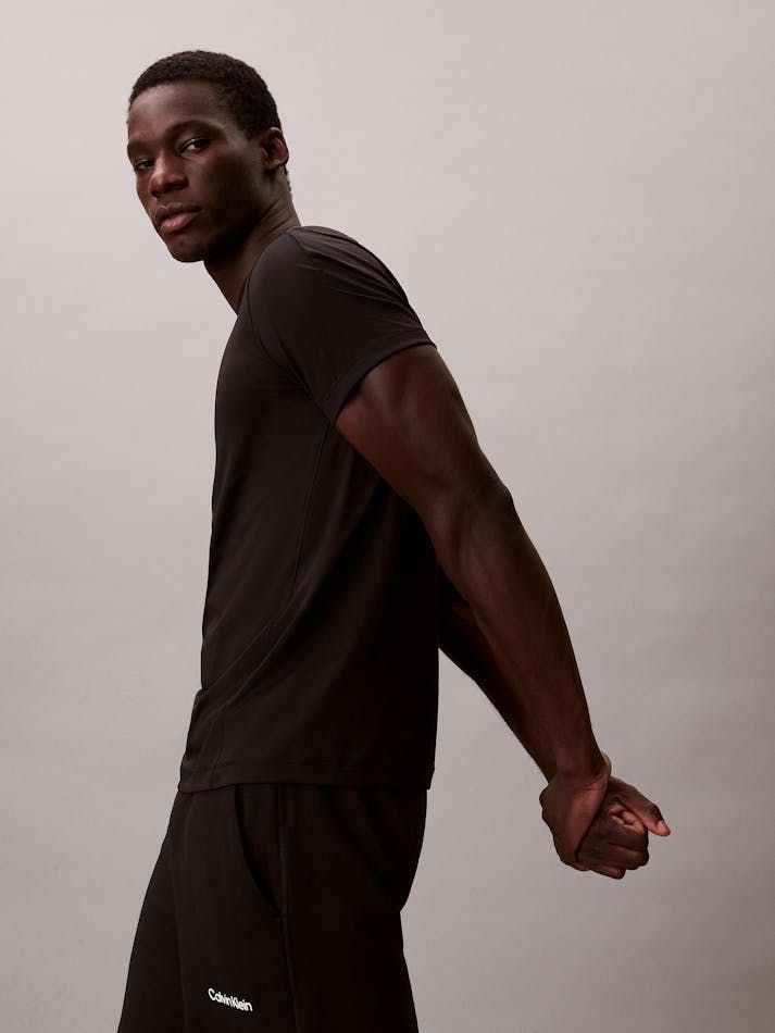 Calvin Klein - Áo phông thể thao nam Breathable Quick-Dry Gym T-shirt