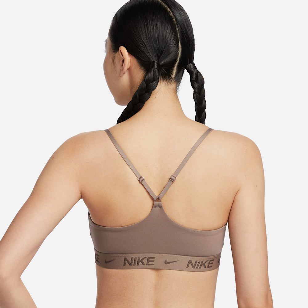 Nike - Áo ngực thể thao hỗ trợ nhẹ Nữ Women's Indy Light-Support Padded Adjustable Sport Bra - Brown