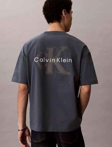 Calvin Klein - Áo Thun Tay Ngắn Nam Oversized Embossed Logo T-Shirt
