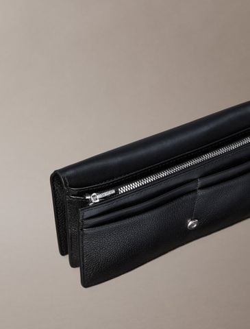 Calvin Klein - Ví dài Nữ CK Emblem Long Billfold Wallet