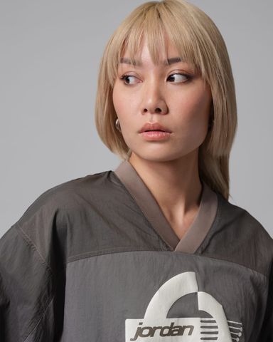 Nike - Áo Tay Dài Thể Thao Nữ Jordan Brooklyn Woven Long-Sleeve Graphic Sweatshirt