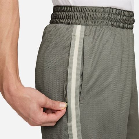 Nike - Quần Ngắn Thể Thao Nam Dri-FIT DNA 8 Inch