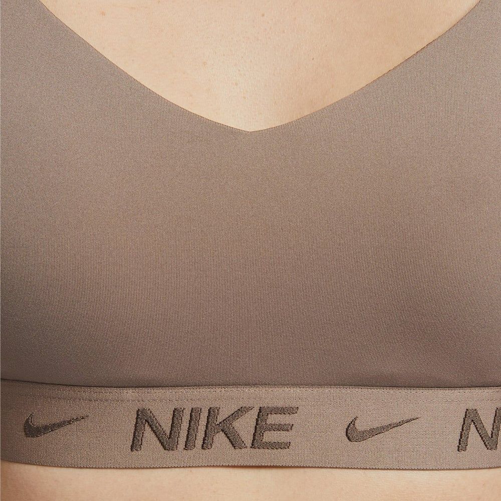 Nike - Áo ngực thể thao hỗ trợ nhẹ Nữ Women's Indy Light-Support Padded Adjustable Sport Bra - Brown