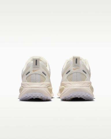 Nike - Giày Chạy Bộ Nữ Nike Vomero 18 Essential