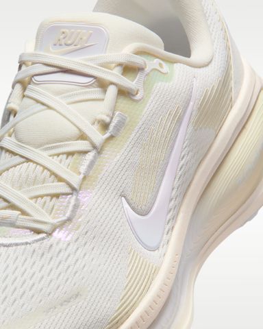 Nike - Giày Chạy Bộ Nữ Nike Vomero 18 Essential