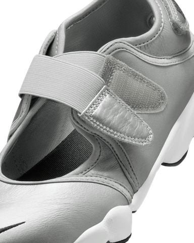 Nike - Giày Thời Trang Nữ Air Rift Leather Metallic Silver - 3