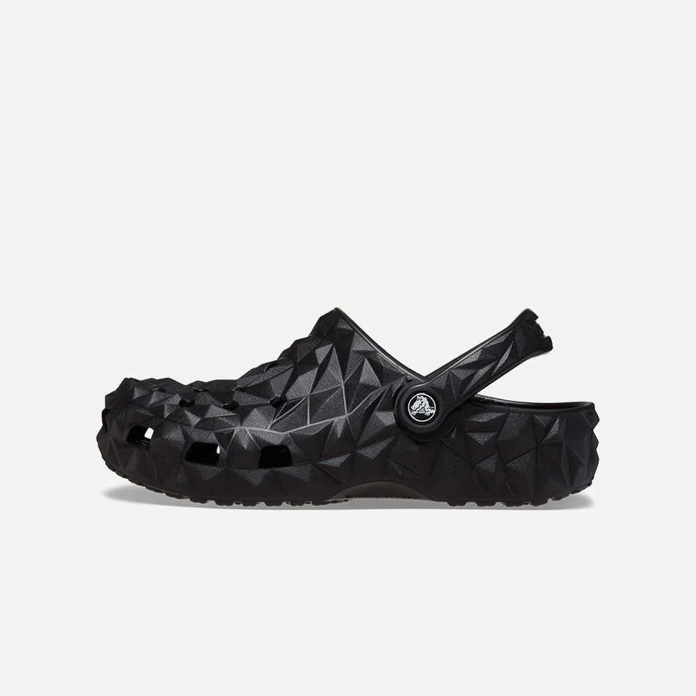 Crocs - Xăng đan nam nữ Classic Geometric Black Lifestyle