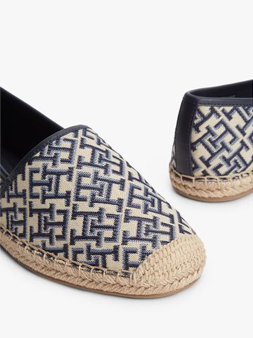 Tommy Hilfiger - Giày Búp Bê Nữ TH Monogram Plaque Jacquard Espadrilles