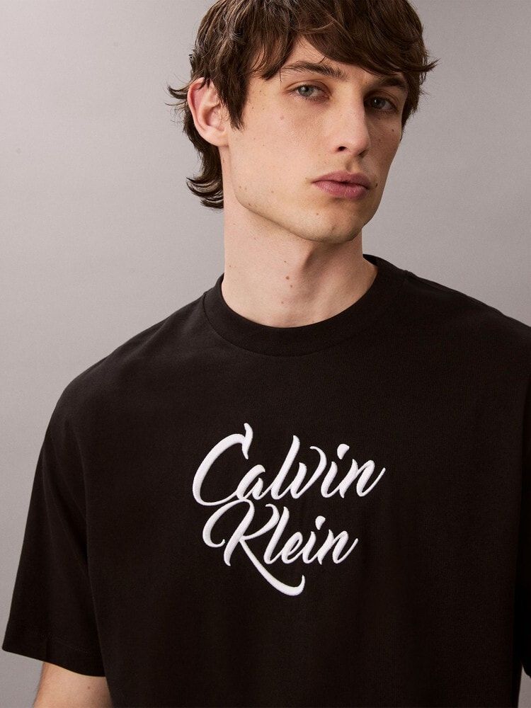 Calvin Klein - Áo thun thời trang nam Script Logo Graphic Relaxed T-Shirt