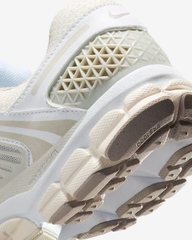 Nike - Giày thời trang thể thao Nữ Nike Zoom Vomero 5 Women's Shoes - 4
