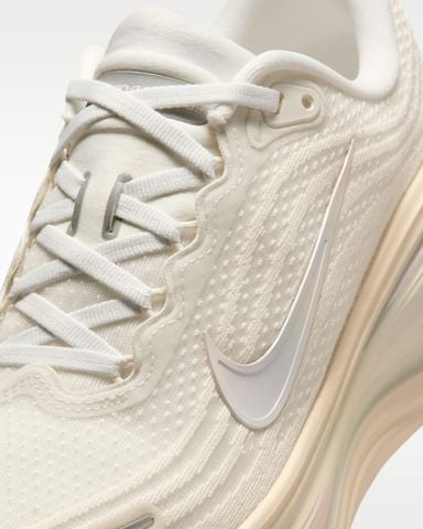 Nike - Giày Chạy Bộ Nữ Vomero Plus Women's Road Running Shoes