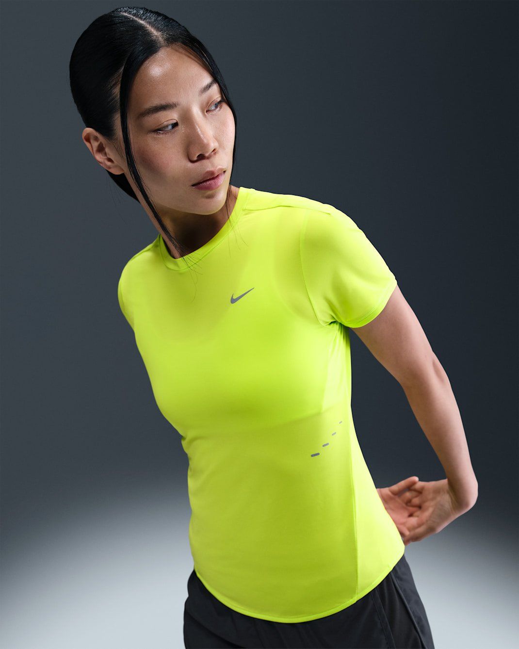 Nike - Áo tay ngắn thể thao Nữ Swift Women's Dri-FIT Short-Sleeve Running Top