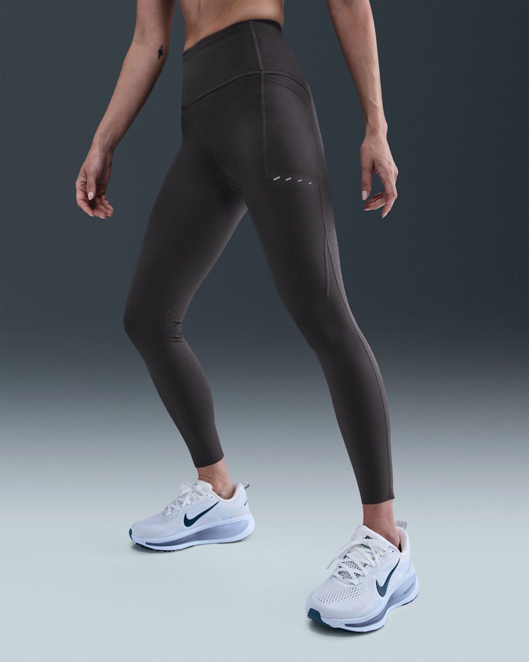 Nike - Quần dài ống bó thể thao Nữ Swift Women's High-Waisted 7/8 Running Leggings with Pockets