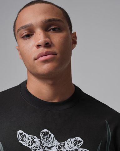 Nike - Áo Tay Ngắn Thể Thao Nam Jordan Michael Jordan Hands Graphic Short Sleeve Crew