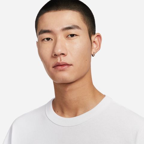 Nike - Áo thun thời trang thể thao Nam Men's Sportswear Premium Essentials Oversized T-Shirt - White
