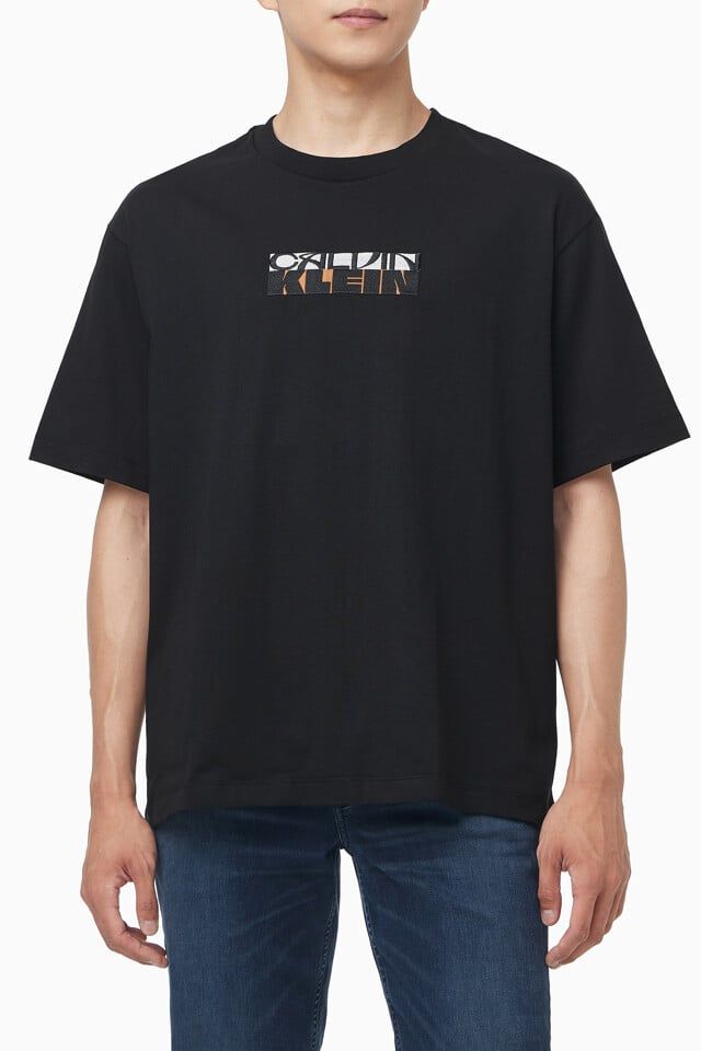 Calvin Klein - Áo phông thời trang nam Block Logo Graphic Relaxed T-Shirt