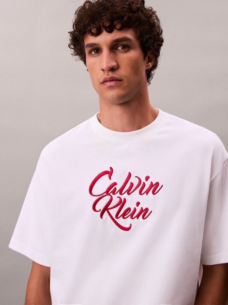 Calvin Klein - Áo thun thời trang nam Script Logo Graphic Relaxed T-Shirt