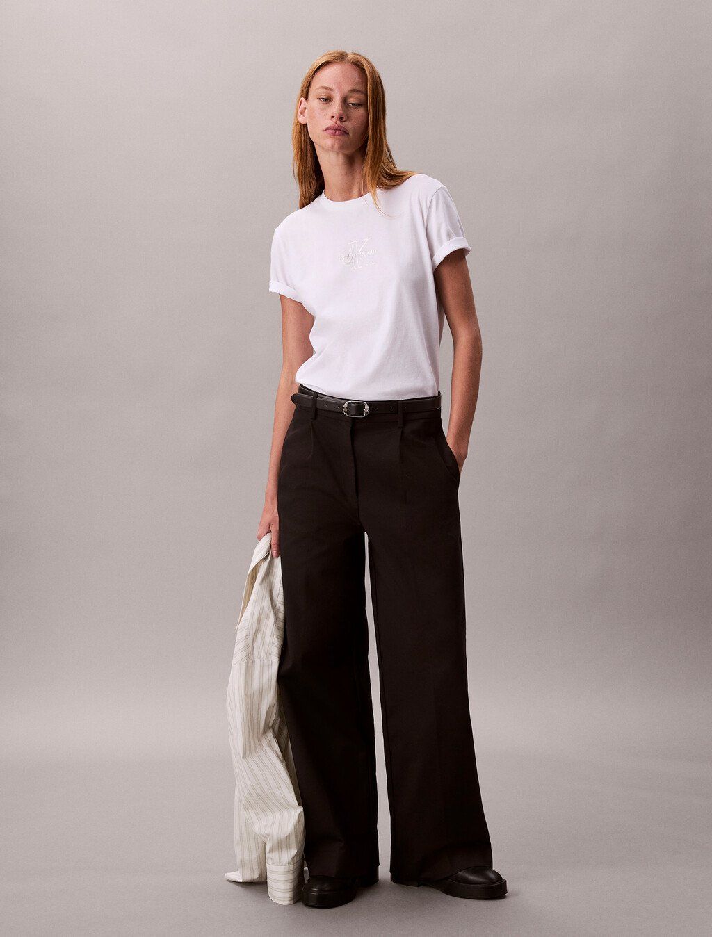 Calvin Klein - Áo phông thời trang nữ Glossy Metallic Logo T-shirt