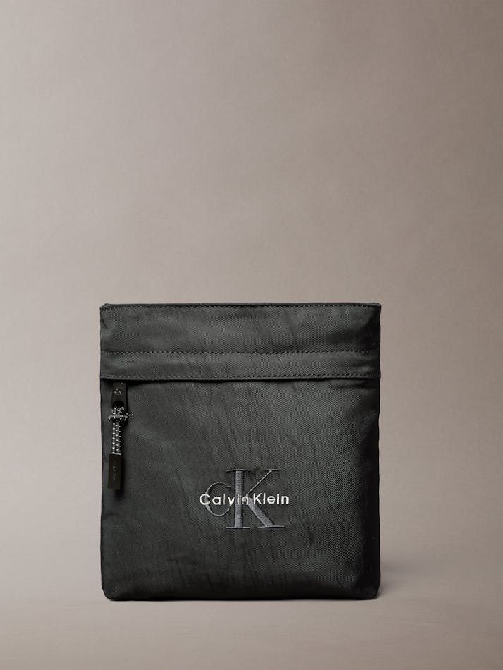 Calvin Klein - Túi đeo chéo nam Nylon Monogram Logo Flatpack
