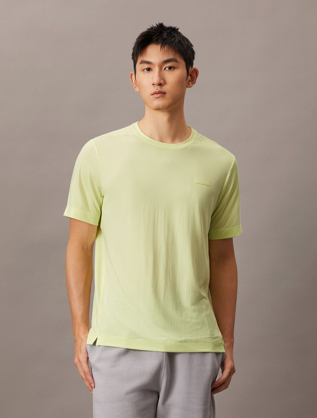 Calvin Klein - Áo thun thể thao nam Essentials Lightweight Tee