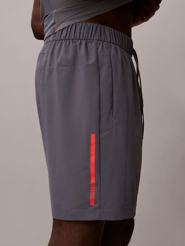 Calvin Klein - Quần ngắn thể thao nam Wicking Quick-Dry Performance Gym Shorts - 3