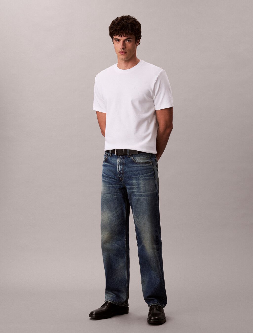 Calvin Klein - Áo thun thời trang nam Tonal Monogram Crewneck Tee