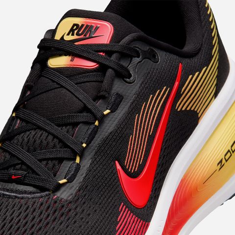 Nike - Giày Chạy Bộ Nam Neutral Road Running Shoes Vomero 18