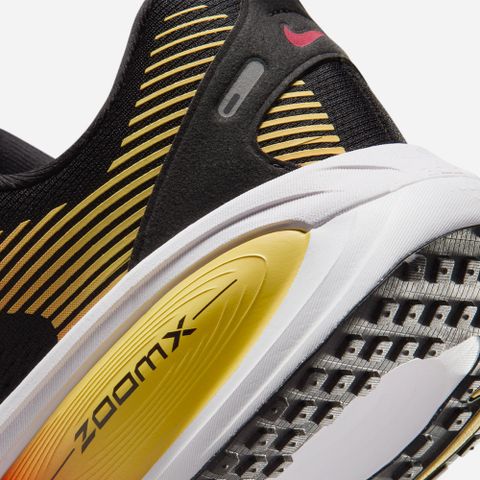 Nike - Giày Chạy Bộ Nam Neutral Road Running Shoes Vomero 18