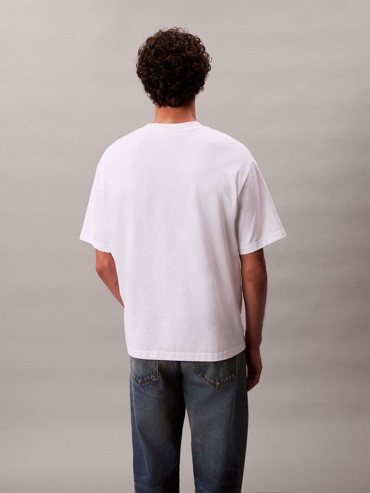 Calvin Klein - Áo thun thời trang nam Script Logo Graphic Relaxed T-Shirt
