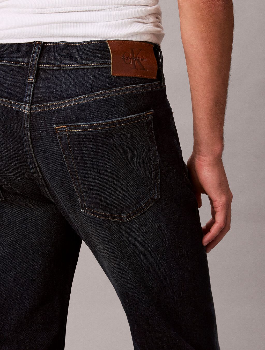 Calvin Klein - Quần jeans ống ôm nam Slim Taper 37.5 Jeans