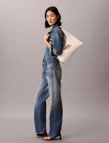 Calvin Klein - Túi Đeo Vai Nữ Graphic Canvas Medium Shoulder Bag
