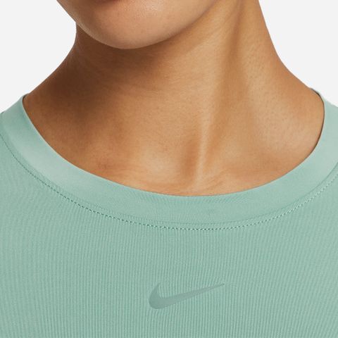 Nike - Áo thun tay ngắn tập luyện Nữ Women's Nike One Classic Dri-Fit Short-Sleeve T-Shirt - Green