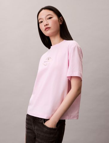 Calvin Klein - Áo thun thời trang nữ Cocktail Logo Graphic Boxy T-Shirt