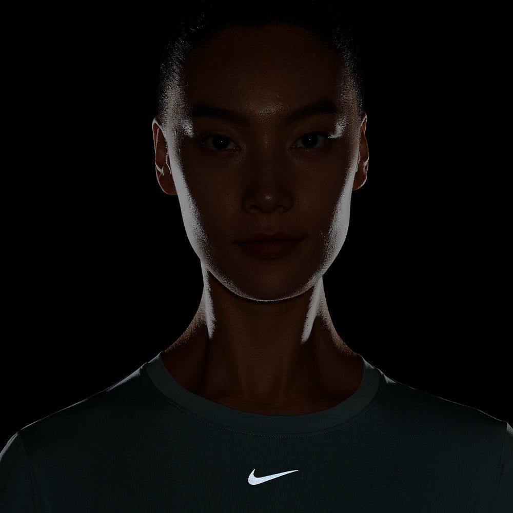 Nike - Áo thun tay ngắn tập luyện Nữ Women's Nike One Classic Dri-Fit Short-Sleeve T-Shirt - Green