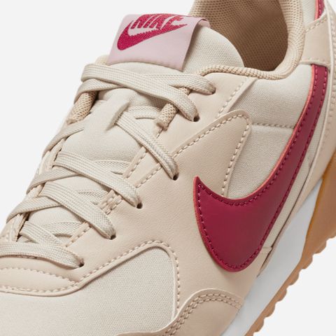 Nike - Giày thời trang thể thao Nữ Women's Terra Manta Sneakers - Beige