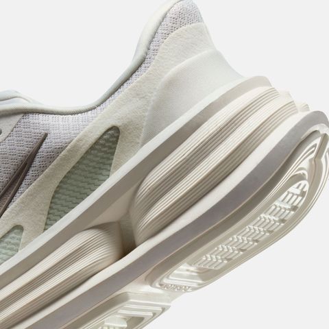 Nike - Giày Chạy Bộ Nữ Comfort Ride EasyOn