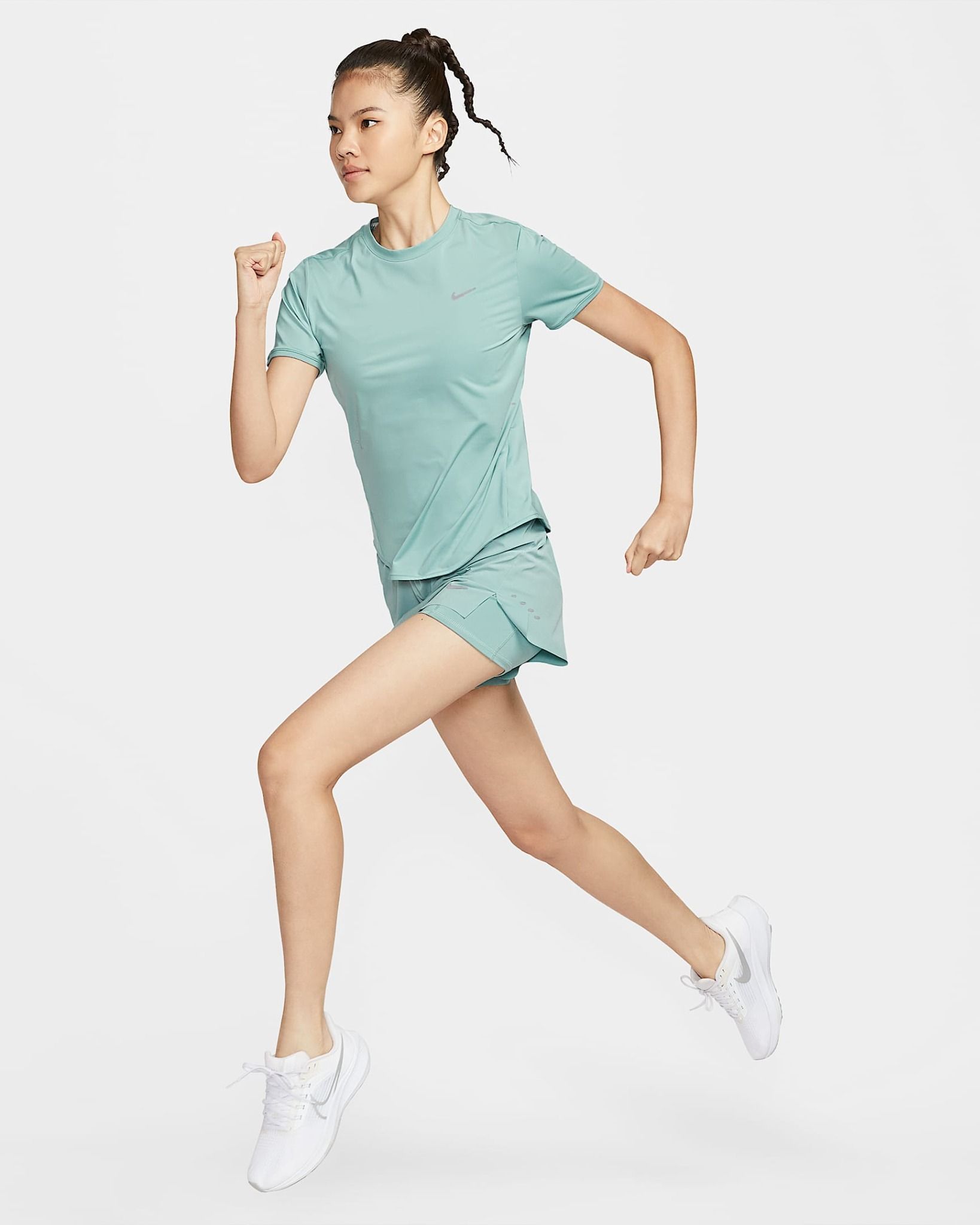 Nike - Quần ngắn thể thao Nữ Swift Women's Dri-FIT Mid-Rise 2-in-1 Running Shorts