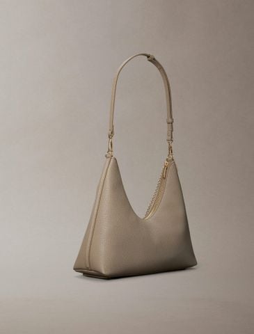 Calvin Klein - Túi Đeo Vai Nữ Emblem Logo Hardware Pebble Shoulder Bag