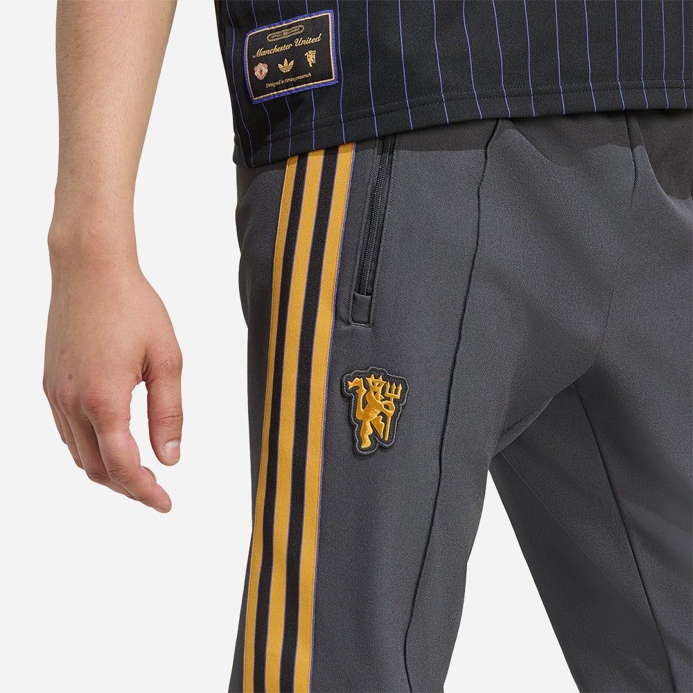 adidas - Quần dài đá banh Nam Men's Adidas Manchester United Terrace Icons Track Pants - Gray