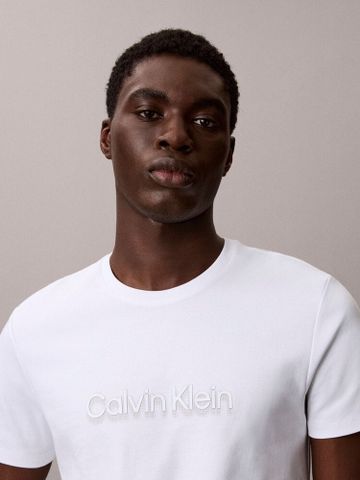Calvin Klein - Áo Thun Nam Slim Sleek Interlock Graphic Tee
