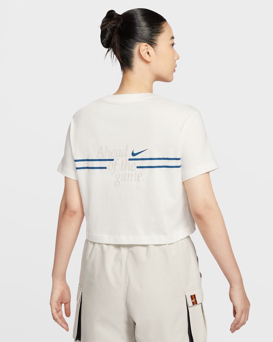 Nike - Áo tay ngắn thể thao Nữ Sportswear Club Women's Loose Cropped T-Shirt