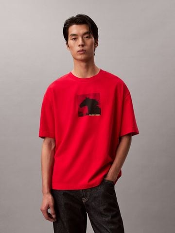 Calvin Klein - Áo Thun Tay Ngắn Nam Lunar New Year Graphic Relaxed T-Shirt