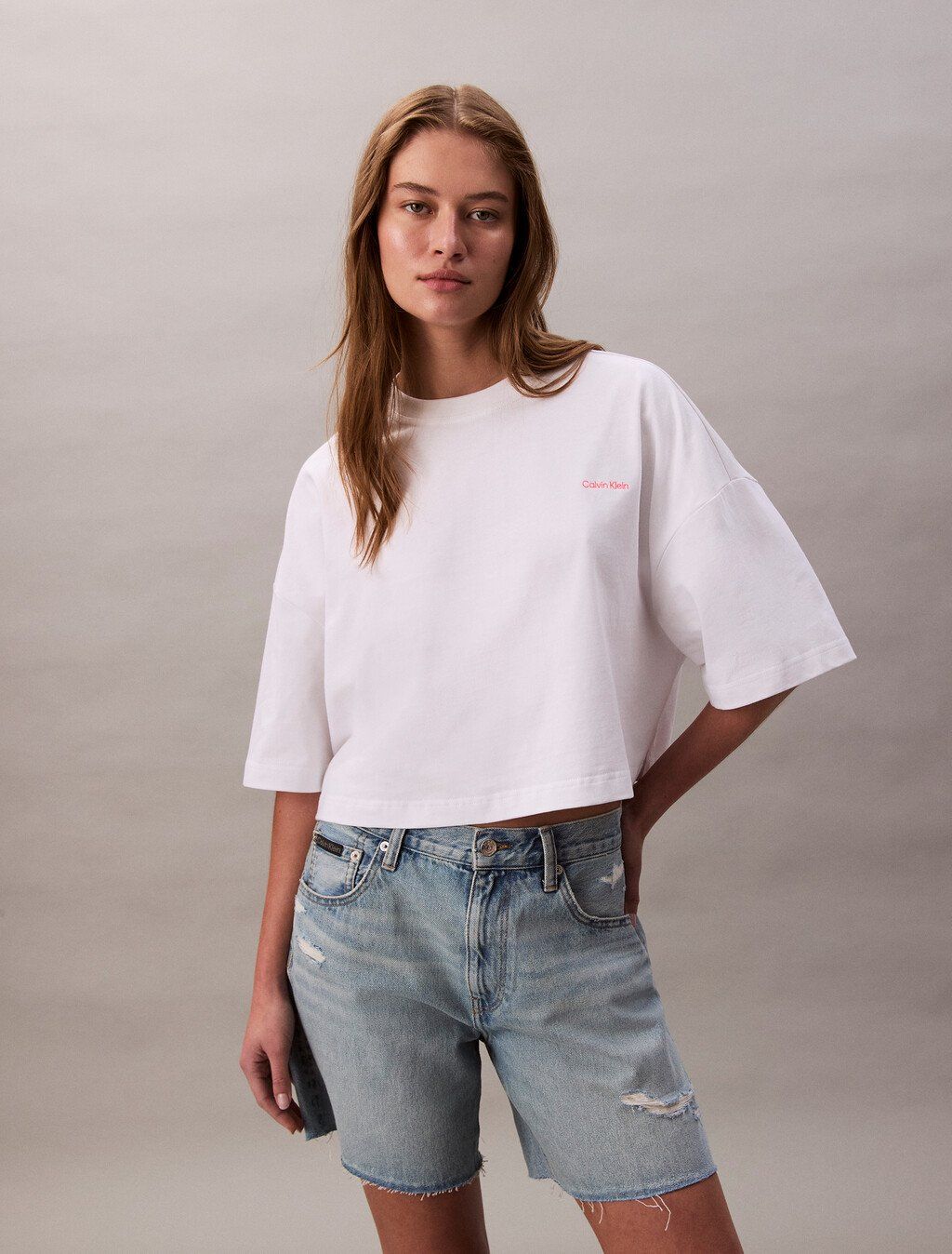 Calvin Klein - Áo thun thời trang nữ Jersey Cropped Boxy Tee
