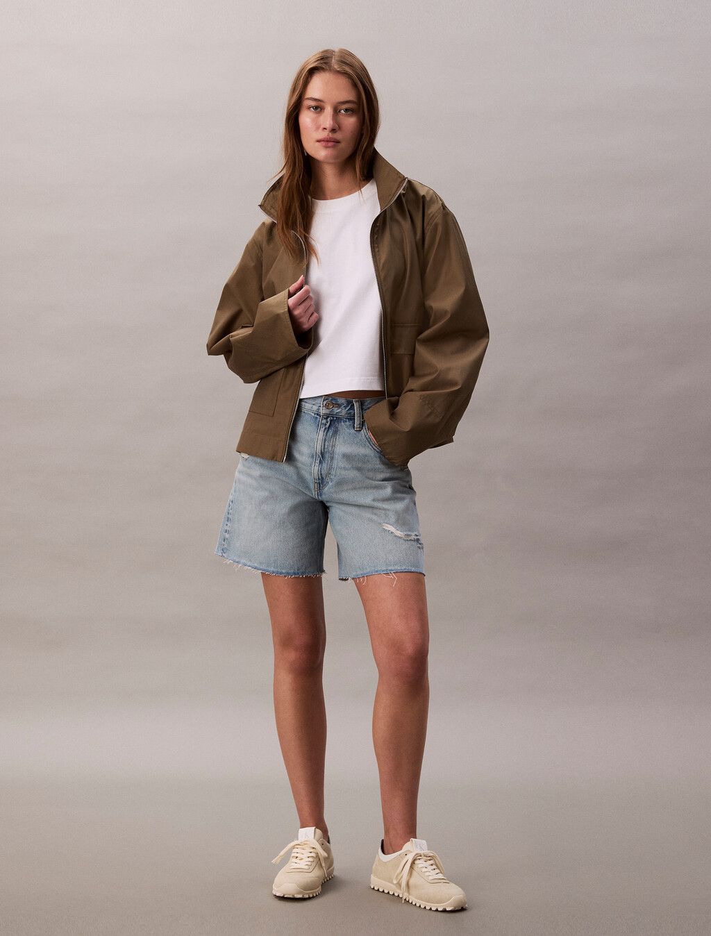 Calvin Klein - Áo thun thời trang nữ Jersey Cropped Boxy Tee