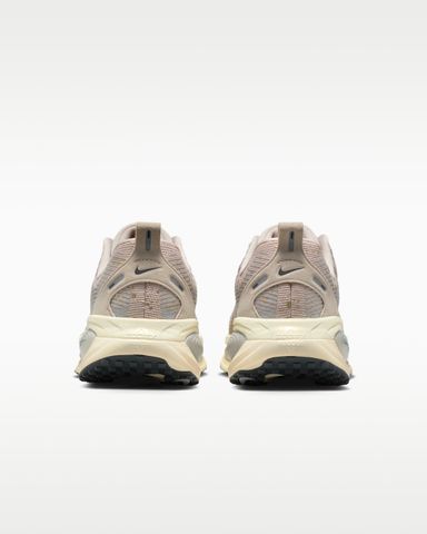Nike - Giày Chạy Bộ Nữ Vomero 18 SE