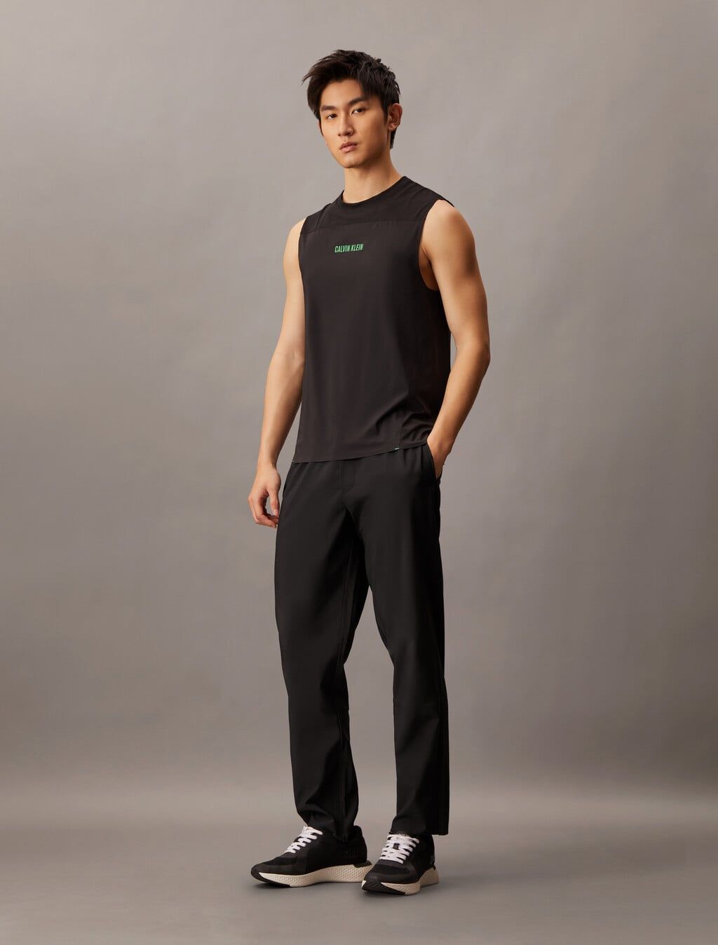 Calvin Klein - Quần dài thể thao CK nam Active Commute Gym Pants