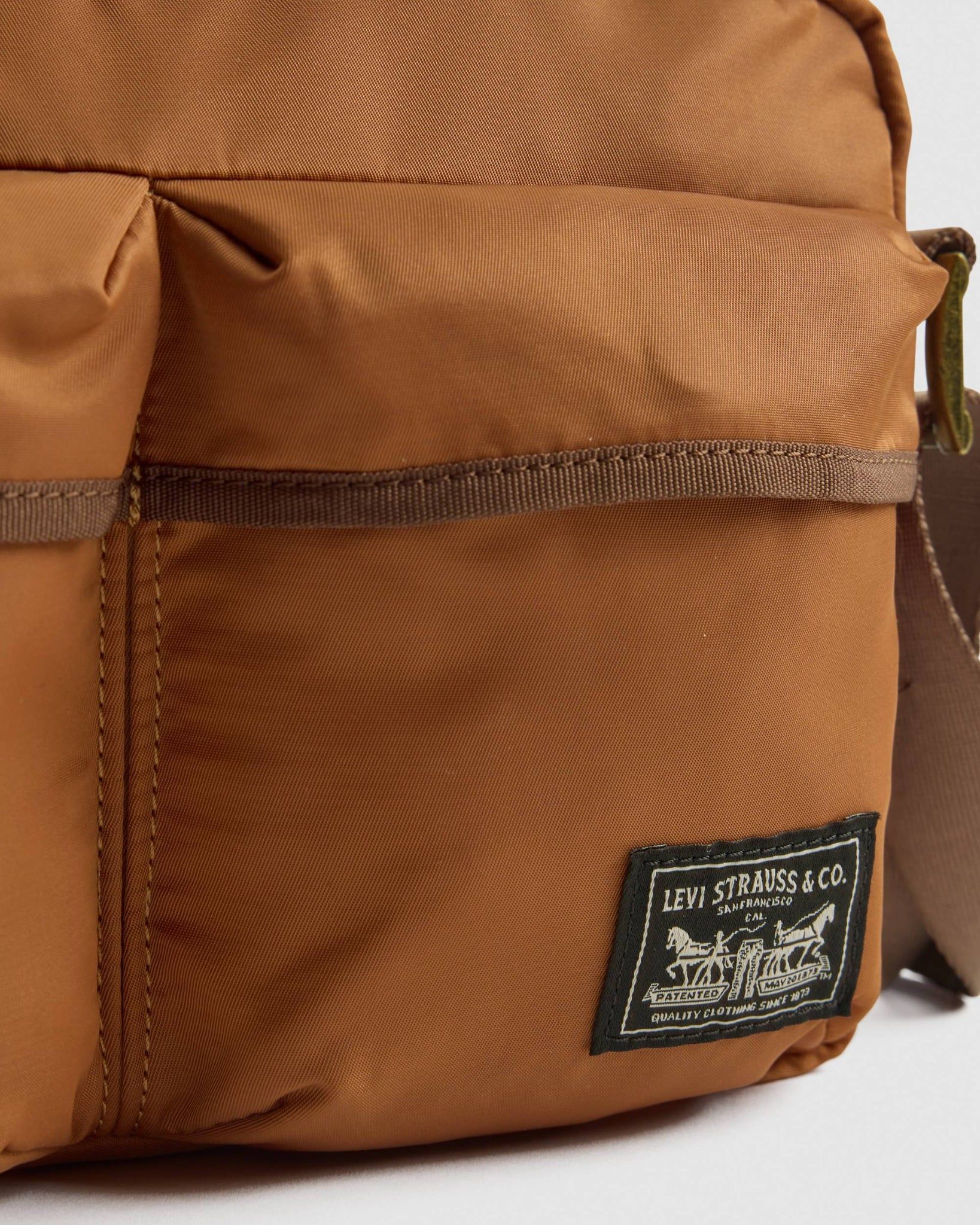 Levi's - Túi đeo chéo nam Levi's® Mission Bay Crossbody Bag - Brown